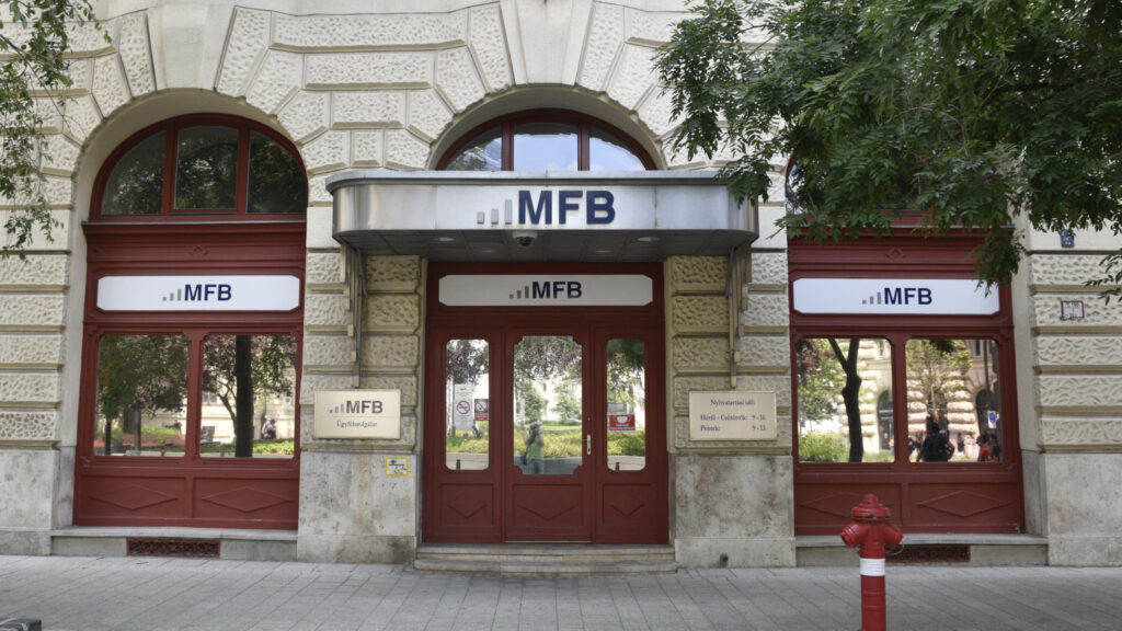 MFB Pont Plusz